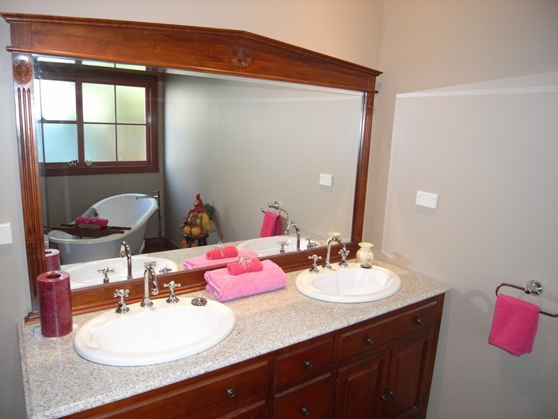 136 Bunkers Hill Road, Kangaroo Valley NSW 2577