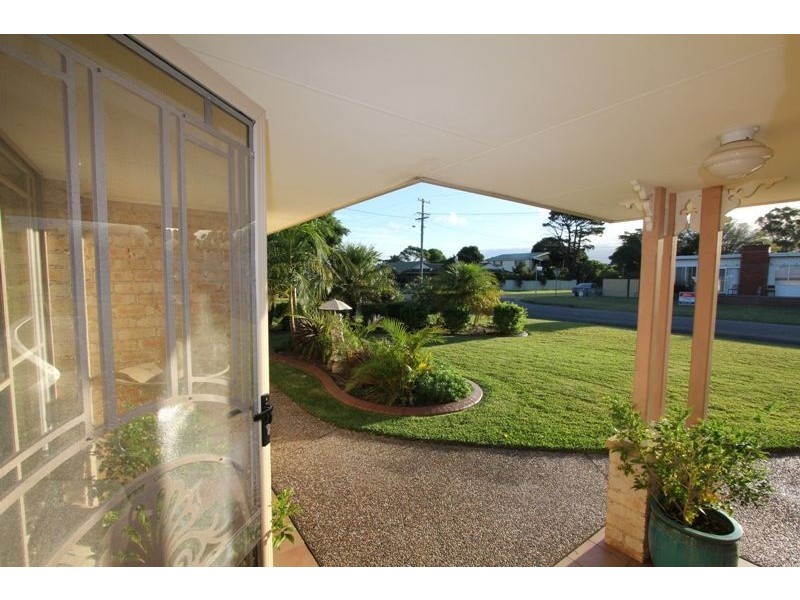 12 Golden Hill Ave, Shoalhaven Heads NSW 2535