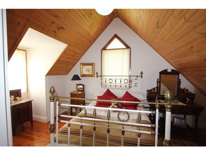 587 Mt Scanzi Rd, Kangaroo Valley NSW 2577