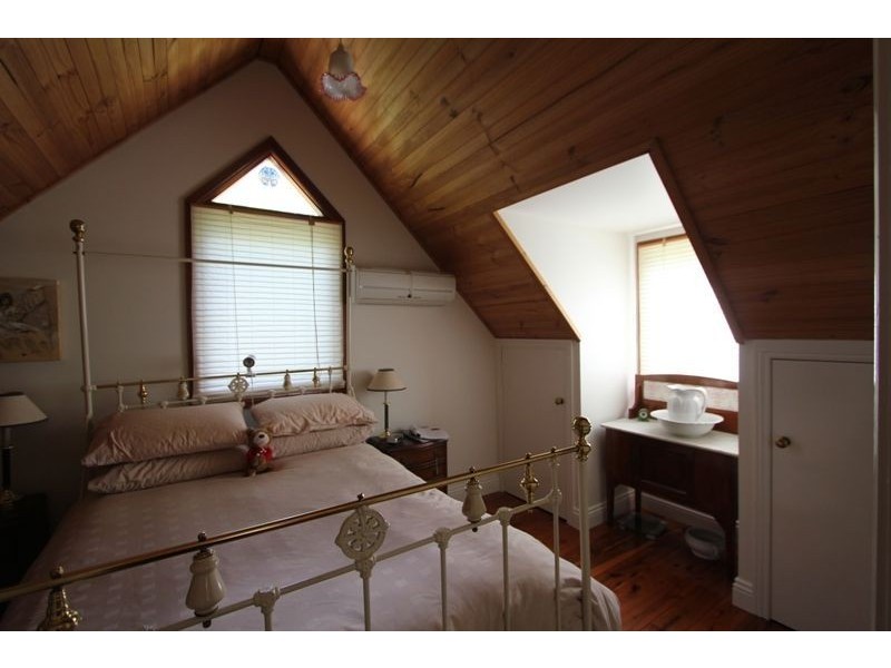 587 Mt Scanzi Rd, Kangaroo Valley NSW 2577