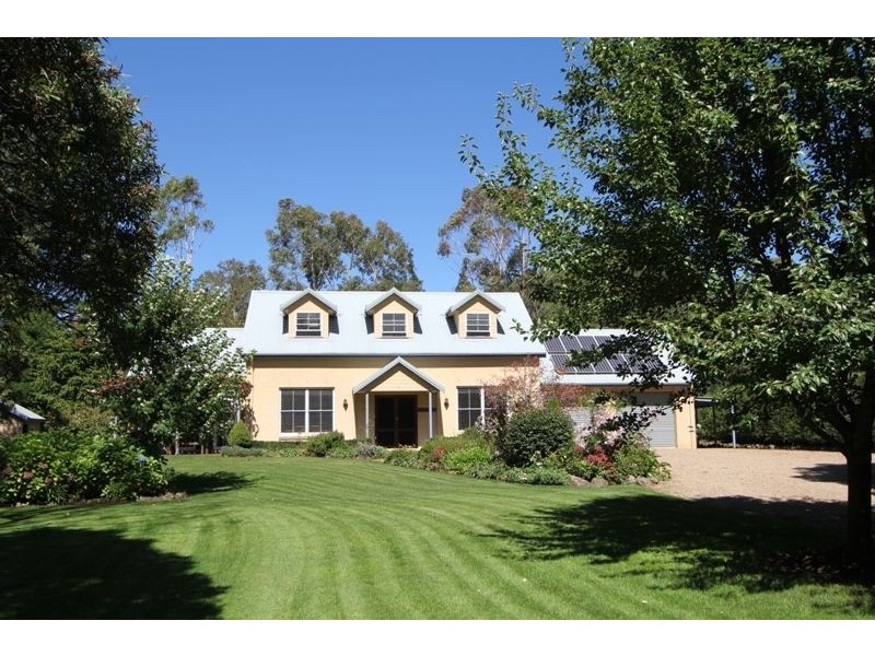 3 Throsby Rd, Fitzroy Falls NSW 2577