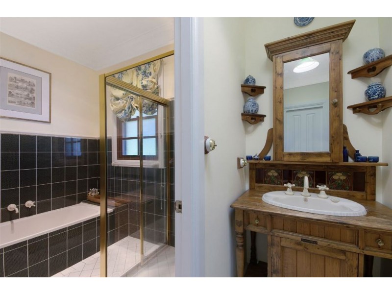 77 Kelvin Road, Kangaroo Valley NSW 2577