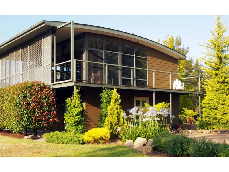 - Radiata Road, Kangaroo Valley NSW 2577