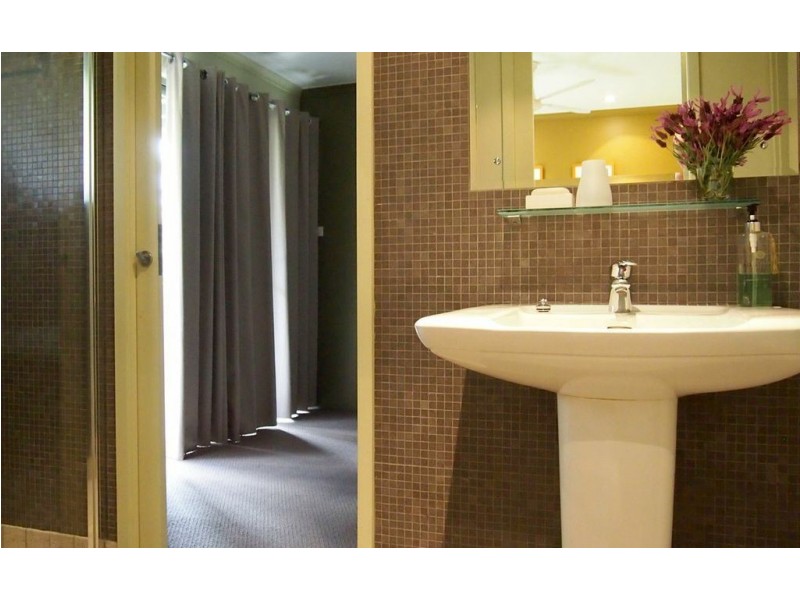 - Radiata Road, Kangaroo Valley NSW 2577