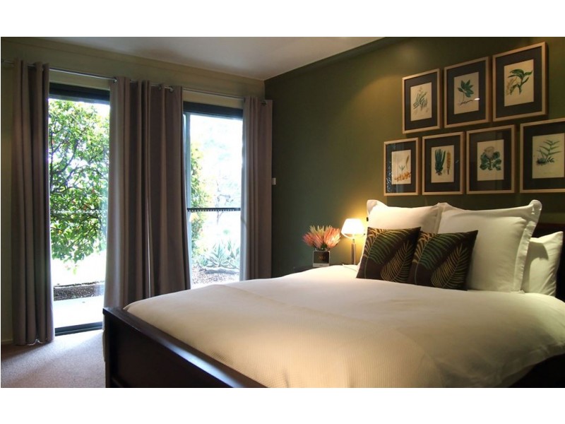 - Radiata Road, Kangaroo Valley NSW 2577