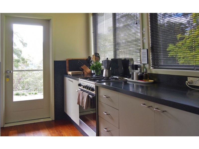 - Radiata Road, Kangaroo Valley NSW 2577