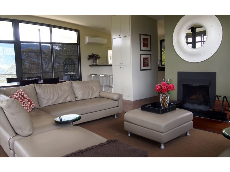 - Radiata Road, Kangaroo Valley NSW 2577