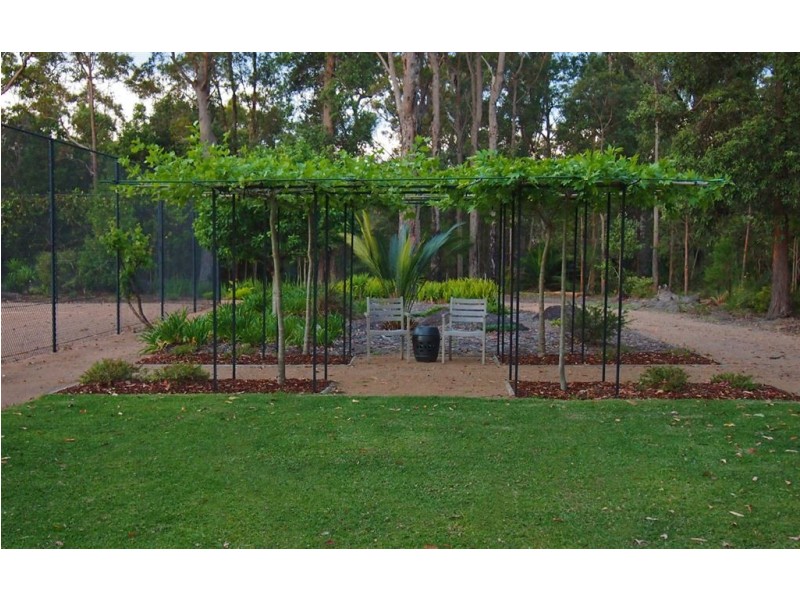 - Radiata Road, Kangaroo Valley NSW 2577