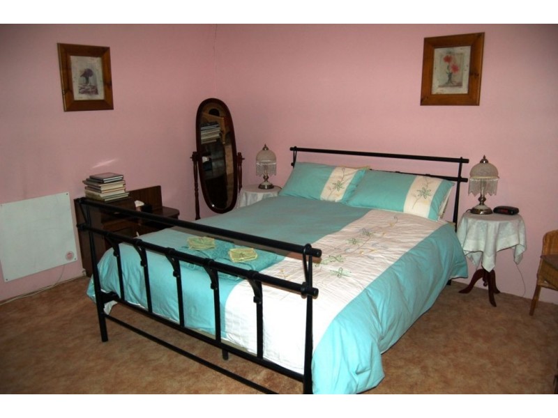 4 Penclawdd Street, Burra SA 5417