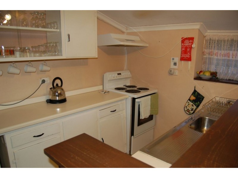 4 Penclawdd Street, Burra SA 5417