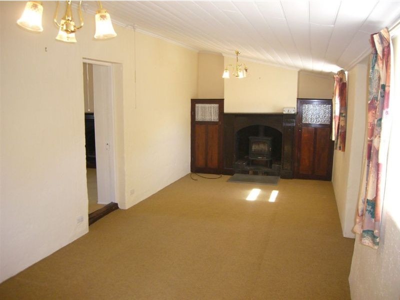 2 Penclawdd Street, Burra SA 5417