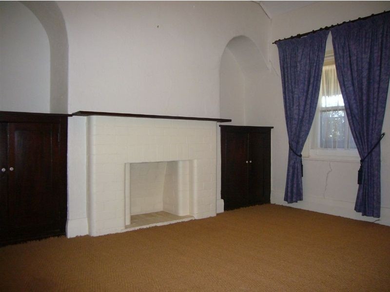 2 Penclawdd Street, Burra SA 5417