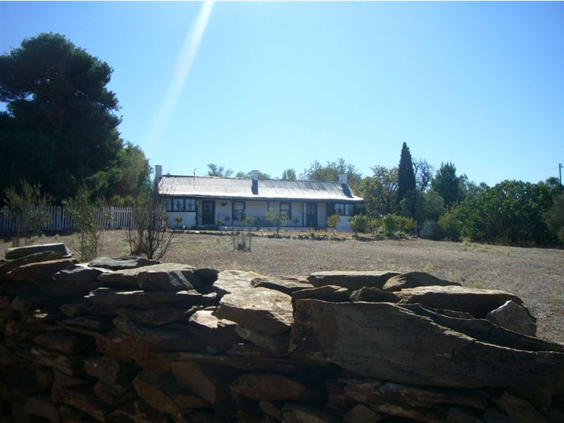 2 Penclawdd Street, Burra SA 5417