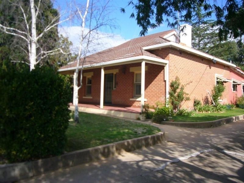 26 Guilford Street, Clare SA 5453