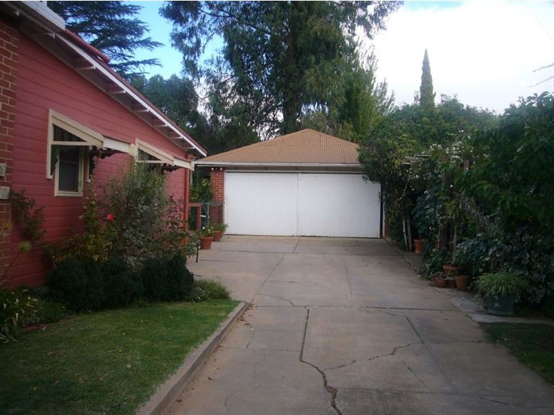 26 Guilford Street, Clare SA 5453