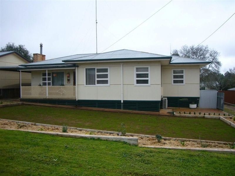 14 Melrose Ave, Clare SA 5453