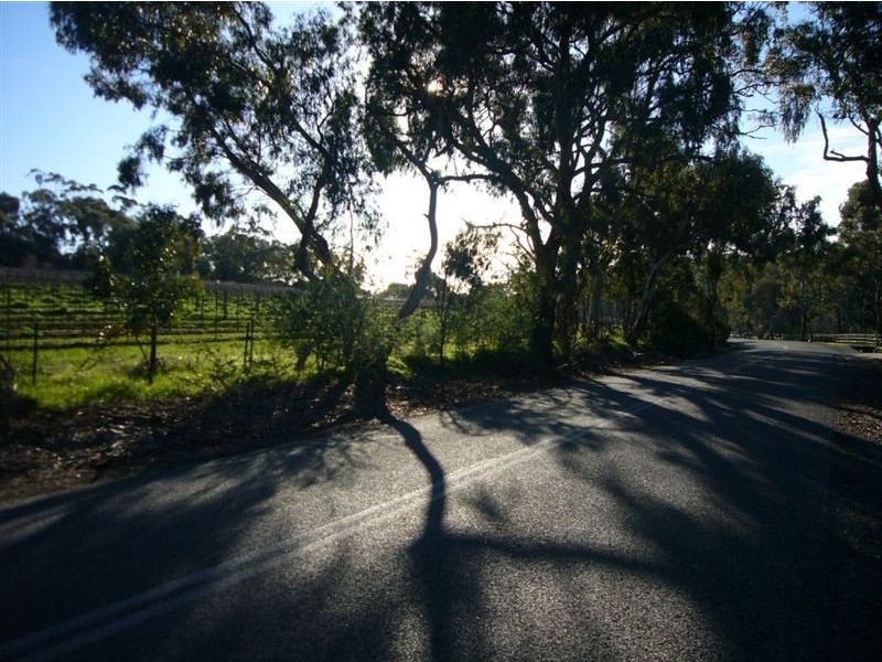 2 Quarry Road, Clare SA 5453