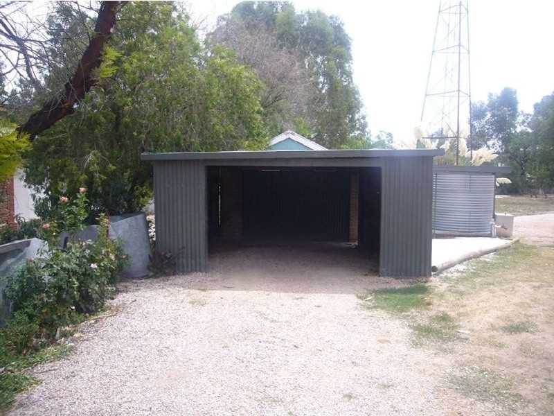 25 William Street, Clare SA 5453