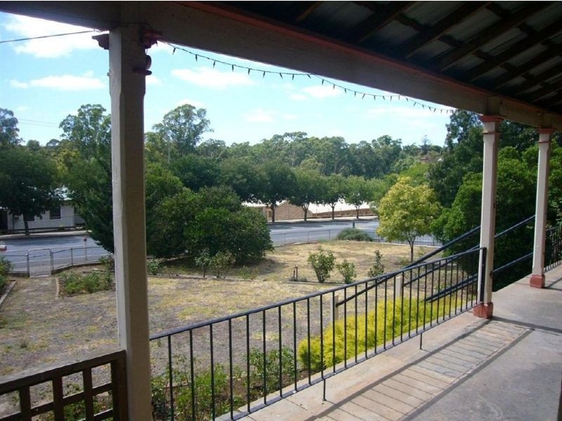 340 Main North Rd, Clare SA 5453