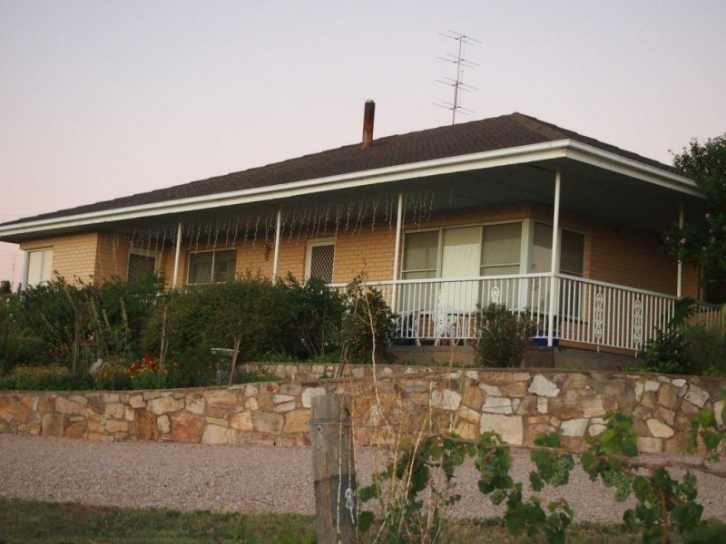 x Roach Rd, Clare SA 5453