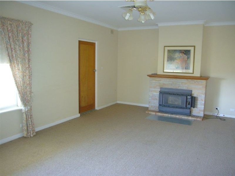 x Roach Rd, Clare SA 5453