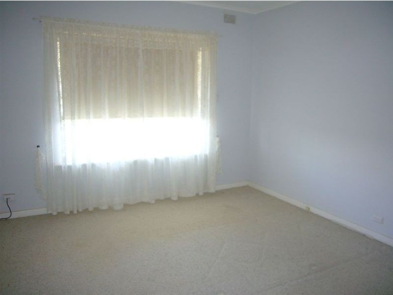 x Roach Rd, Clare SA 5453