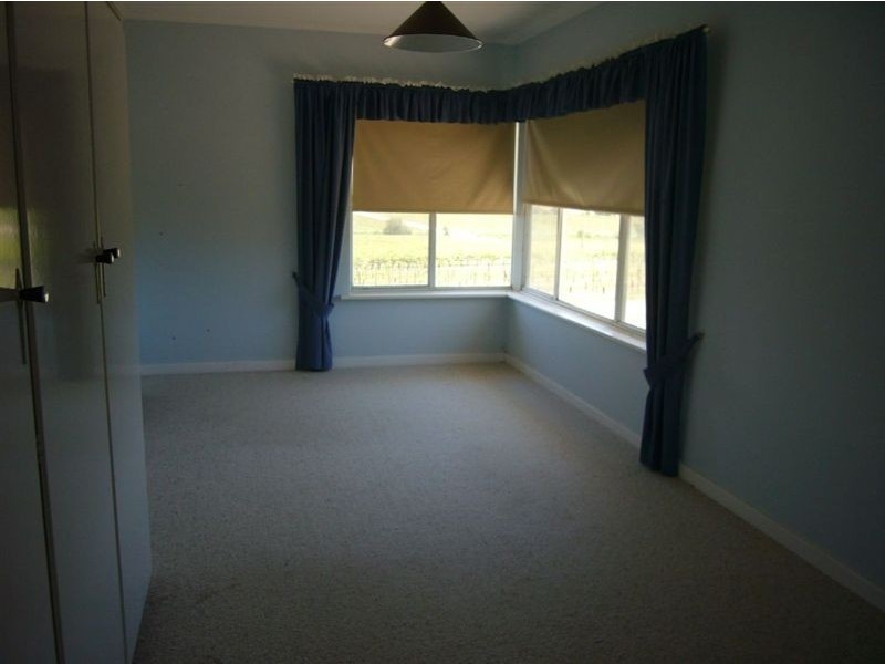 x Roach Rd, Clare SA 5453