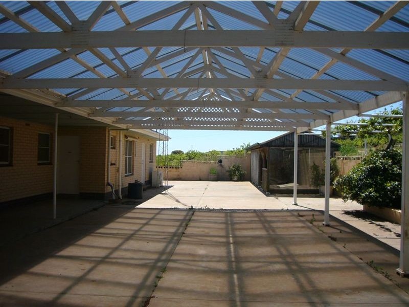 x Roach Rd, Clare SA 5453