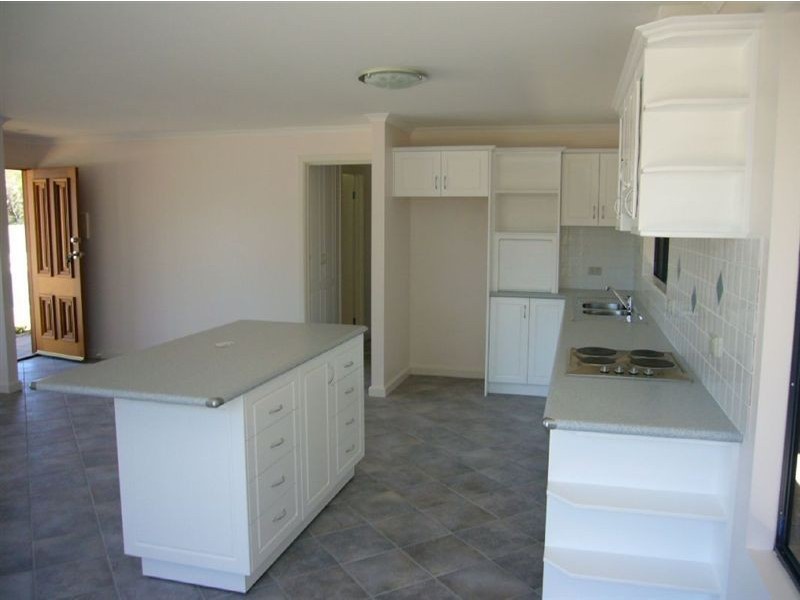 28 Beare Street, Clare SA 5453