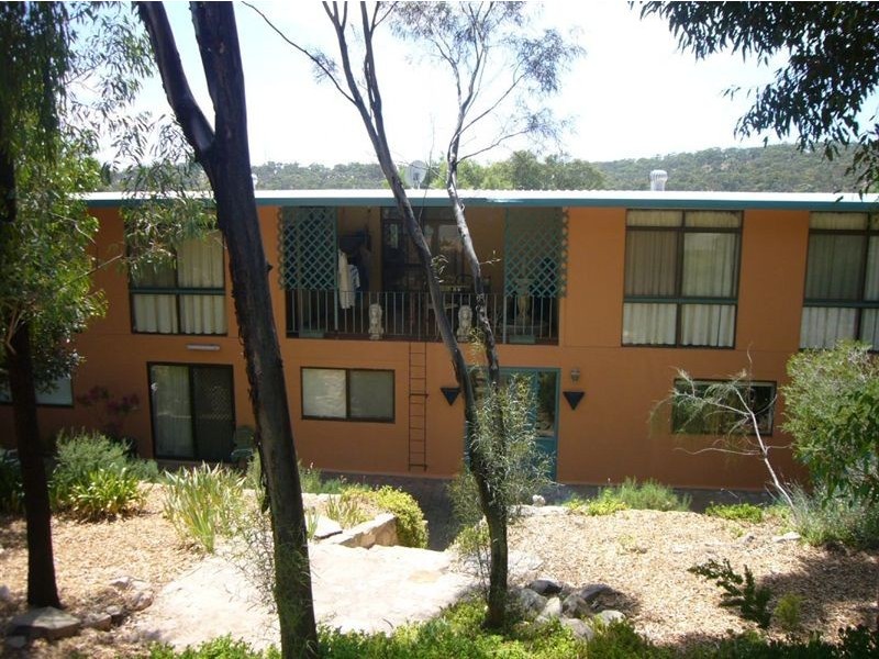 15 Beare Street, Clare SA 5453