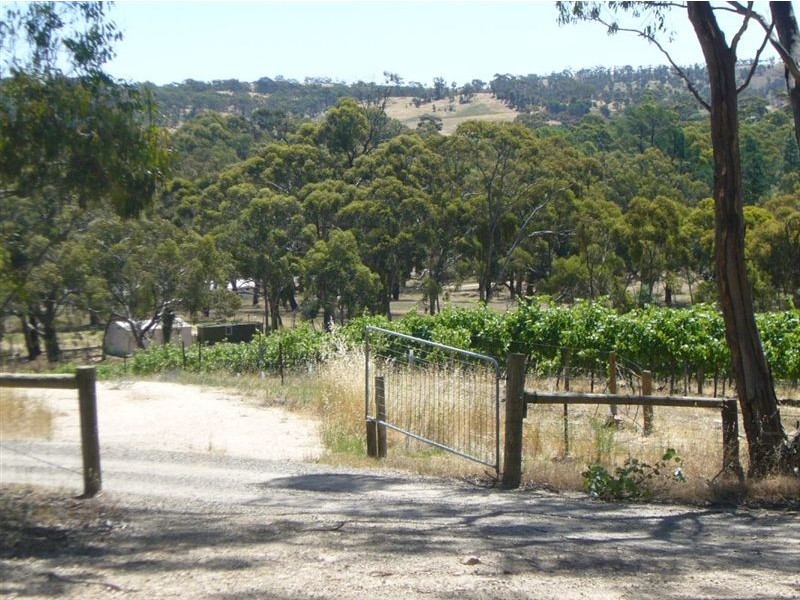 30 Warenda Road, Clare SA 5453