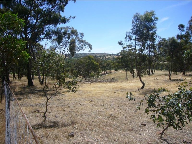 30 Warenda Road, Clare SA 5453
