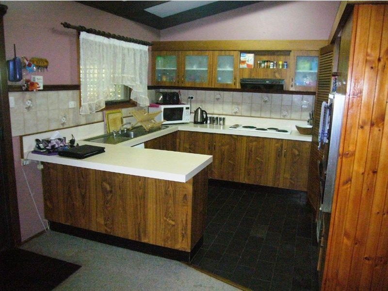 49 Victoria Road, Clare SA 5453