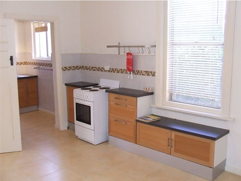 6 West Terrace, Clare SA 5453