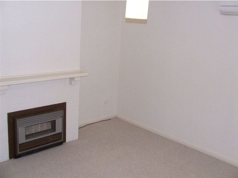 6 West Terrace, Clare SA 5453