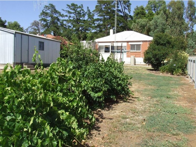 6 West Terrace, Clare SA 5453