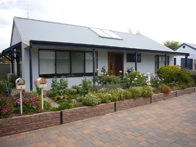 1/4 East Terrace, Clare SA 5453