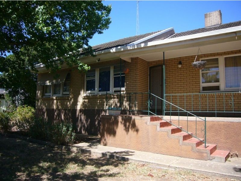 106 Main North Rd, Clare SA 5453