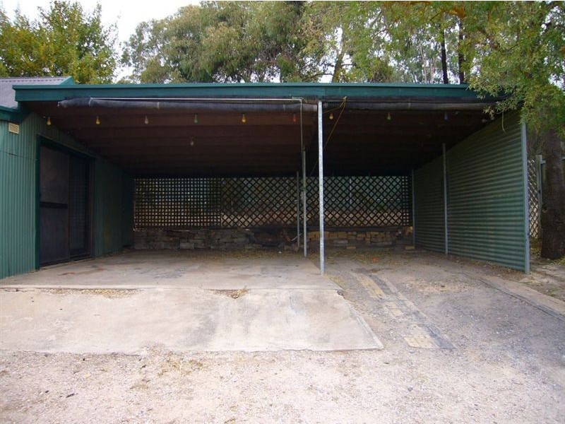 106 Main North Rd, Clare SA 5453