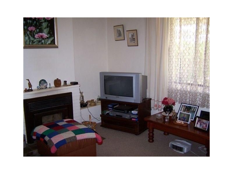 5 Strickland St, Riverton SA 5412