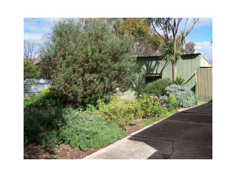 5 Strickland St, Riverton SA 5412