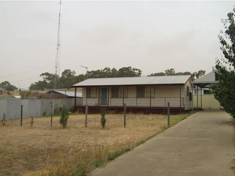 62 Blyth Road, Clare SA 5453