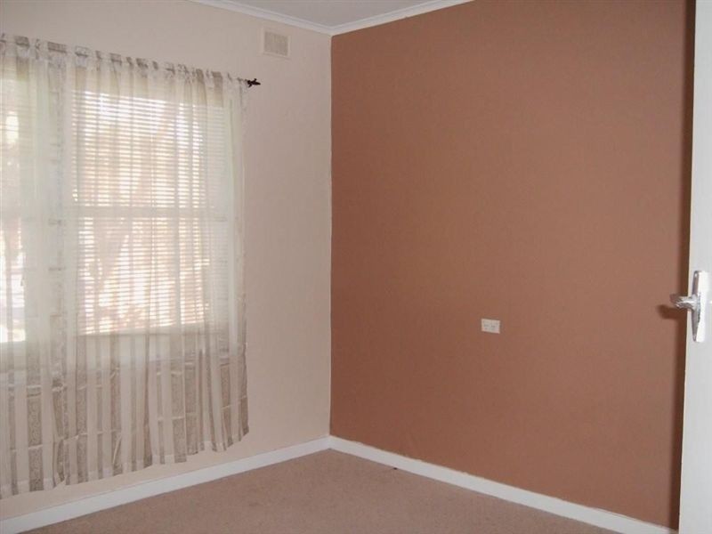 1 Cooper St, Riverton SA 5412