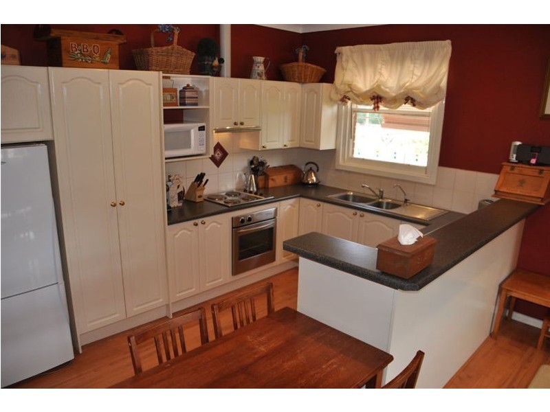 22 Essington Ave, Clare SA 5453