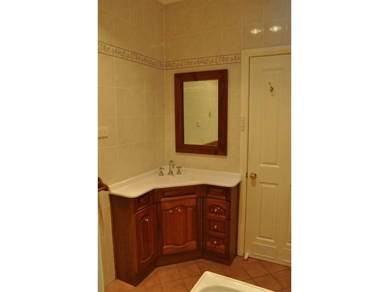 22 Essington Ave, Clare SA 5453