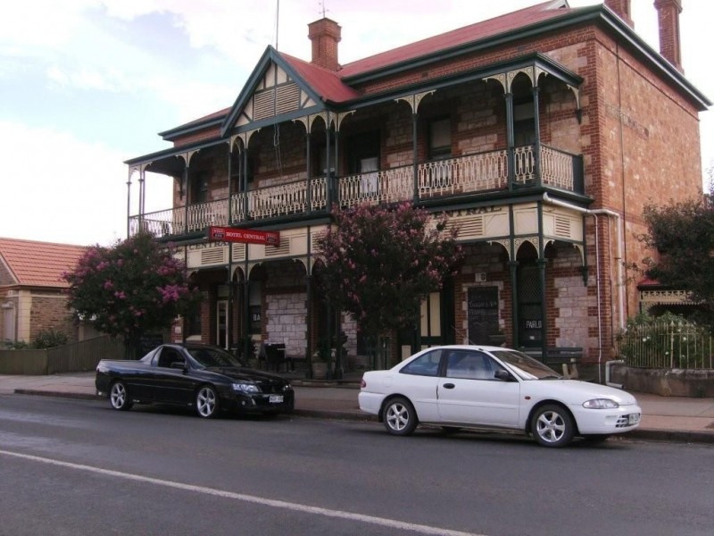 20 Cairns Crescent, Riverton SA 5412