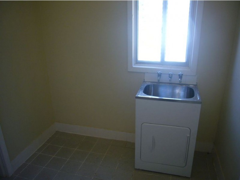 28 Park Tce, Gladstone SA 5473