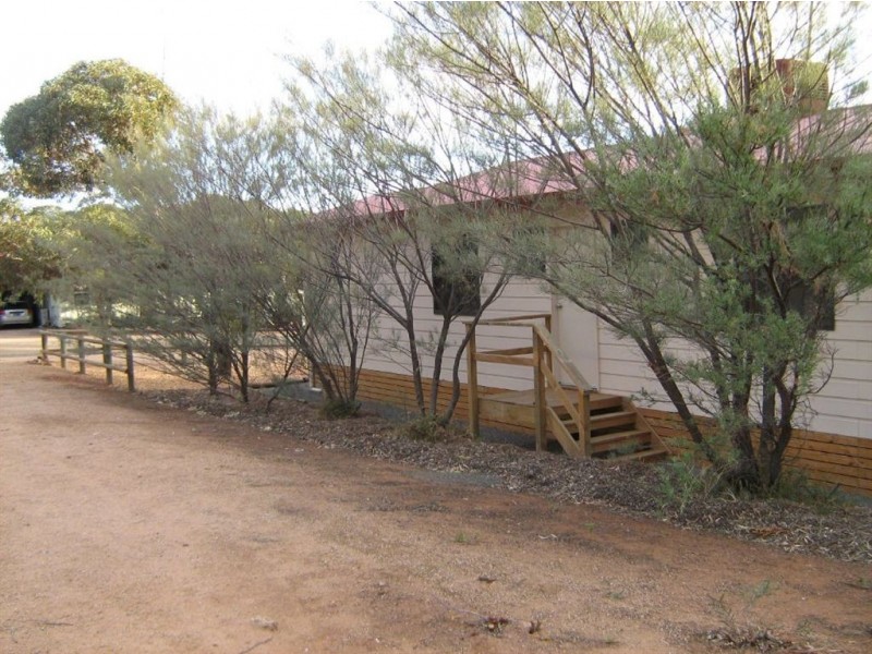20 Third Street, Napperby SA 5540