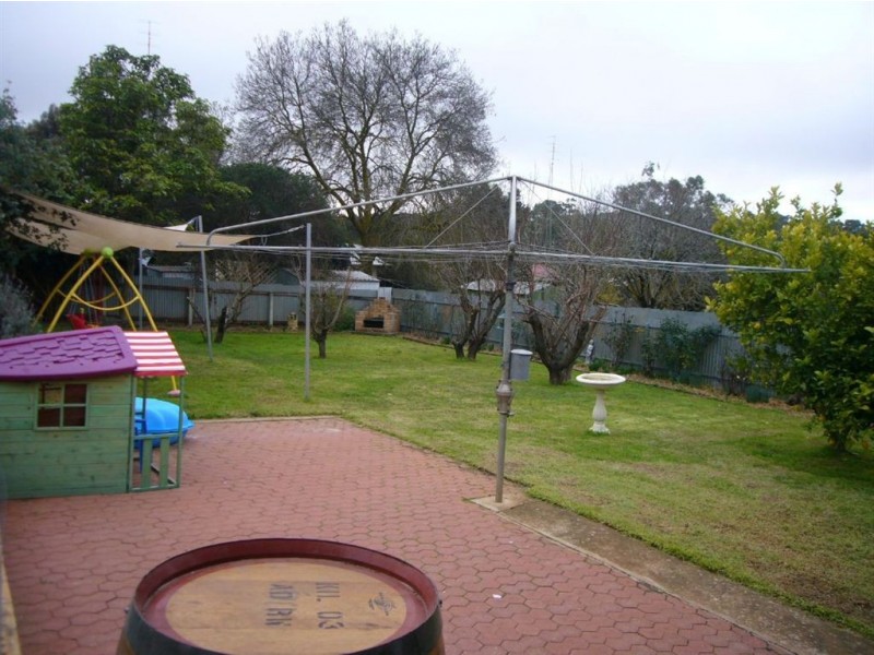 14 Melrose Ave, Clare SA 5453