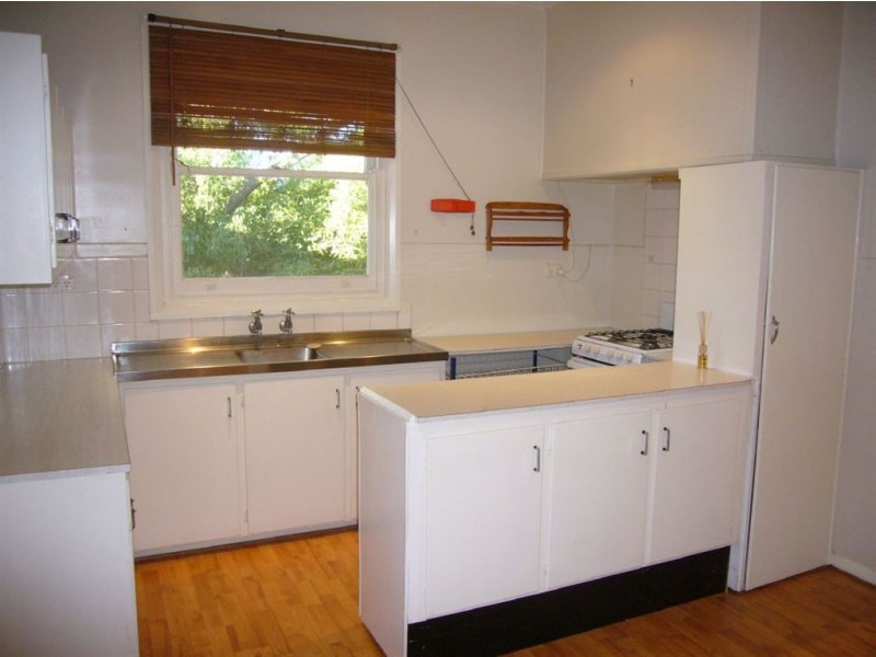 54 Farrell Flat Rd, Clare SA 5453